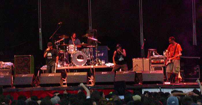 Asian Dub Foundation ( Festimad 03 : Una gran fiesta musical, 30 y 31 de mayo 2003 )