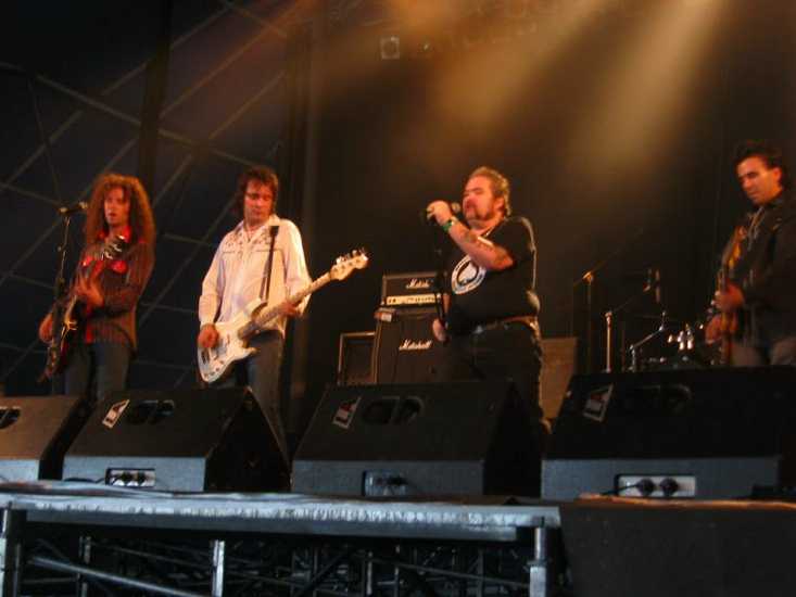 Bummer. Foto: Edward Aljimrrobo ( Bilbao Action Rock : Zorrozaurre 4 y 5 de julio del 2003 )
