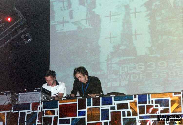 2 Many DJs. Foto: Mario Díaz ( Fib 2003 : Se consolida como uno de los grandes festivales europeos. )