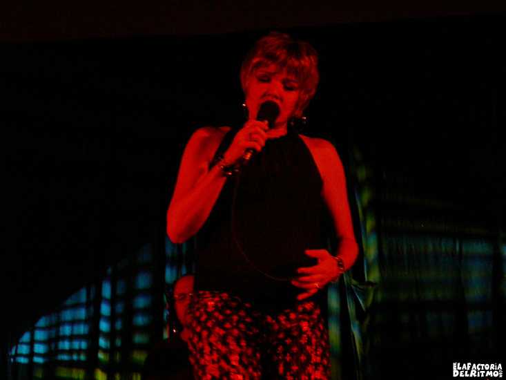 Karrin Allyson. Foto: F-Mhop ( Festival de Jazz de Santander 2003 : 11, 12 y 13 de julio. )