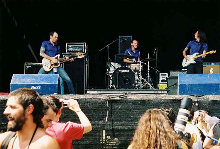 Los Coronas ( Festimad 2004 : Mostoles. 28 y 29 de mayo )
