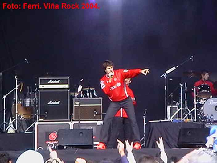 Los Piojos ( ViÑa Rock 2004 : 50.000 apostando por la música; )