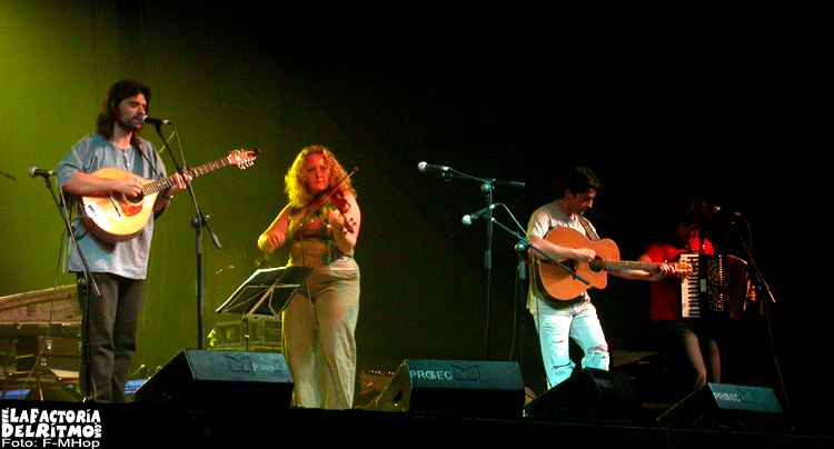  Atlántica. 02/07/2004. ( Festival Magosta Folk 2004 : 1 a 4 de julio en castañeda (cantabria) )