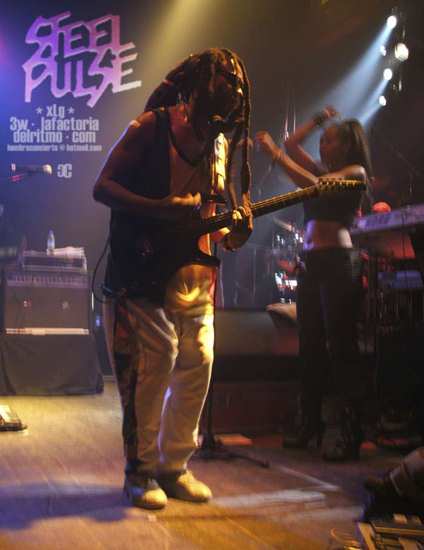 Steel Pulse. Concierto en Barcelona. Sala Apolo. 8 de Diciembre 2004.