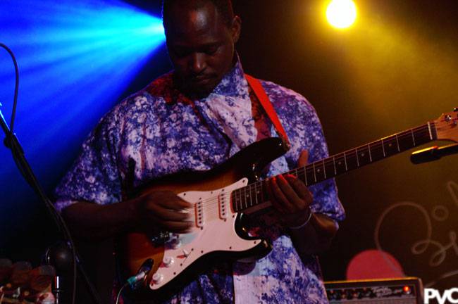 TOUMANI DIABATé Y SYMMETRIC ORCHESTRA