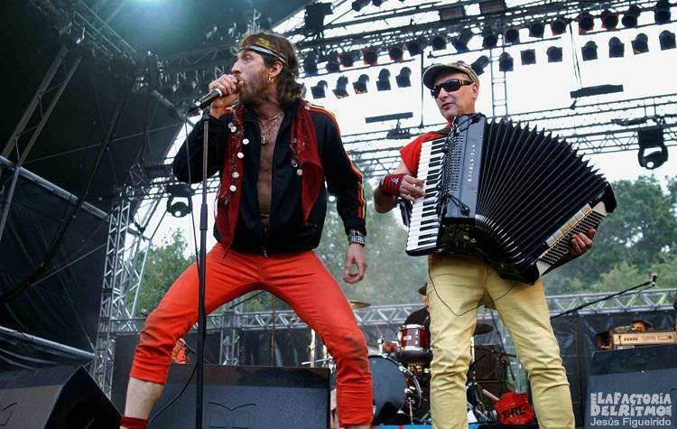 GOGOL BORDELLO