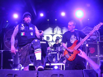 Def Con Dos, Nikaia: Concierto en Santander, 2011/04/15