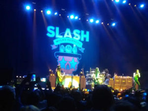 Myles Kennedy and The Conspirators, Slash : El mago de la chistera