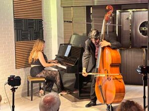 Dicappo Music : Exitosa inauguración de la galería musical Dicappo Music en Santander.