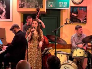 Irati Bilbao : Iluminada por la magia del jazz.