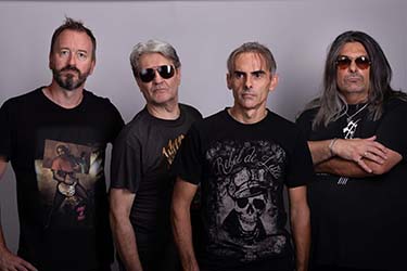 Hand On Heart: Nuevas canciones y videoclips