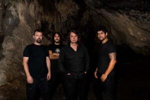 Latzen : Latzen ha vuelto al estudio tras 27 años.