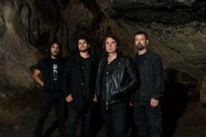 Latzen : Latzen ha vuelto al estudio tras 27 años.